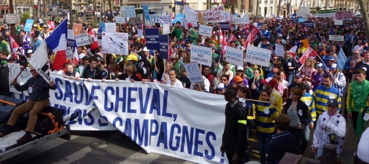 French Betting Protest 720x320